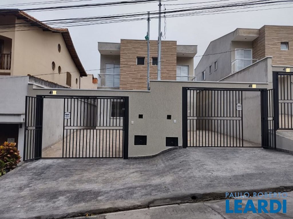 Casa Assobradada à Venda em Nakamura Park, Cotia, SP - Paulo