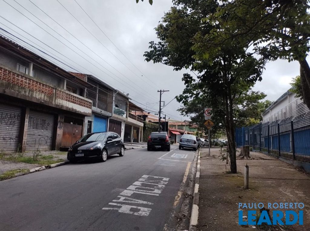 Casas, sítios e áreas à venda Nakamura Park, Cotia - SP