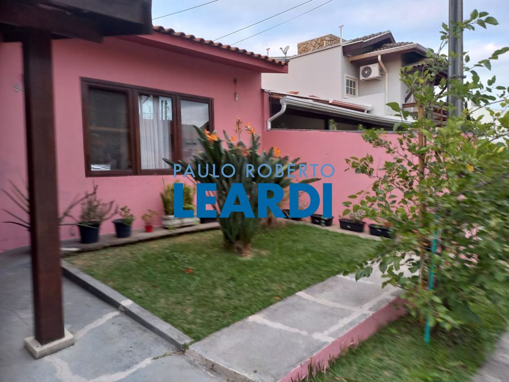Casa de Condomínio