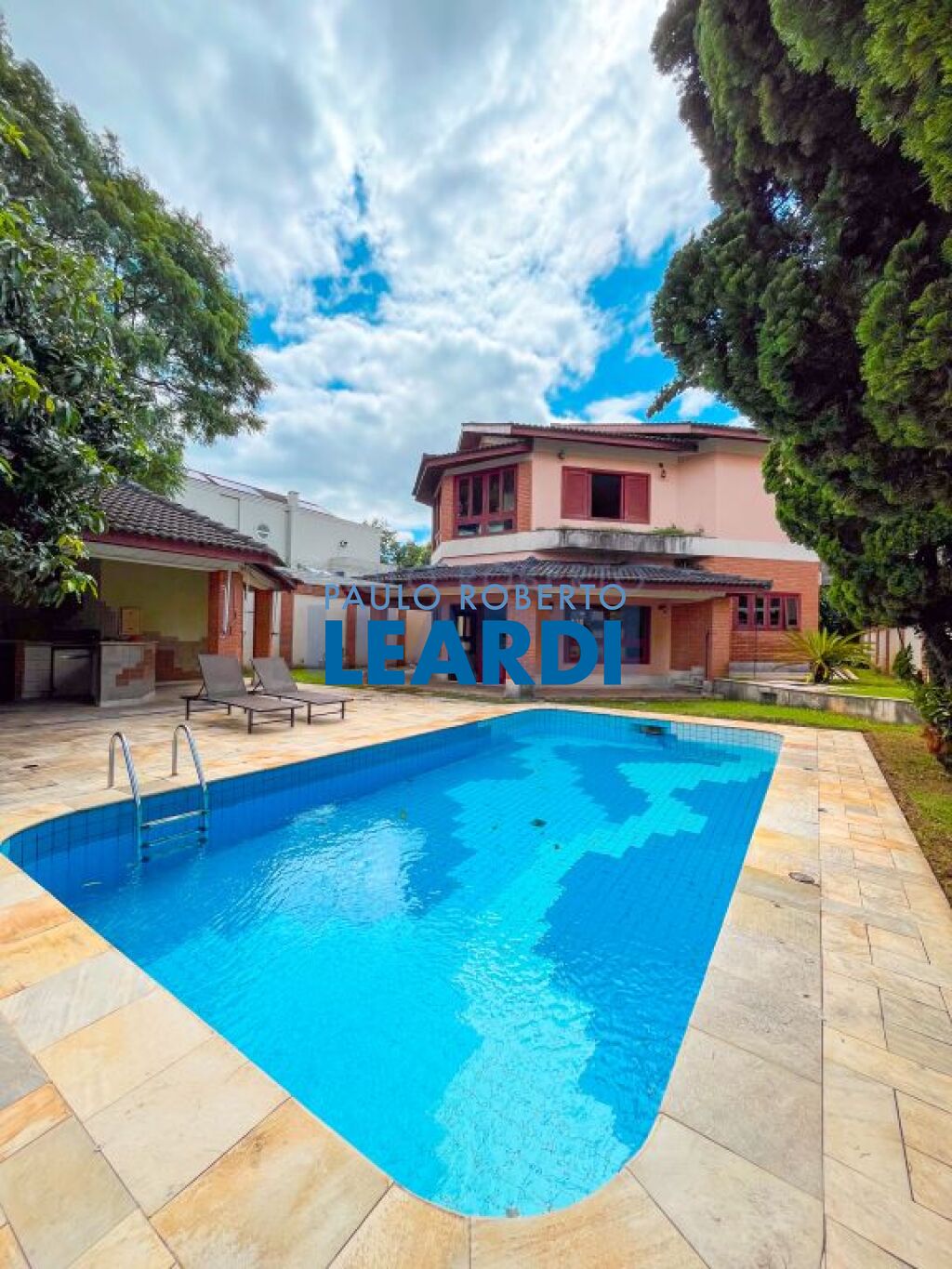 Casa de Condomínio