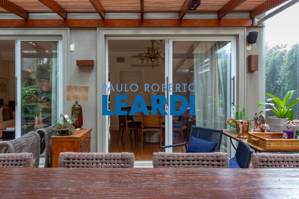 Casa de Condomínio