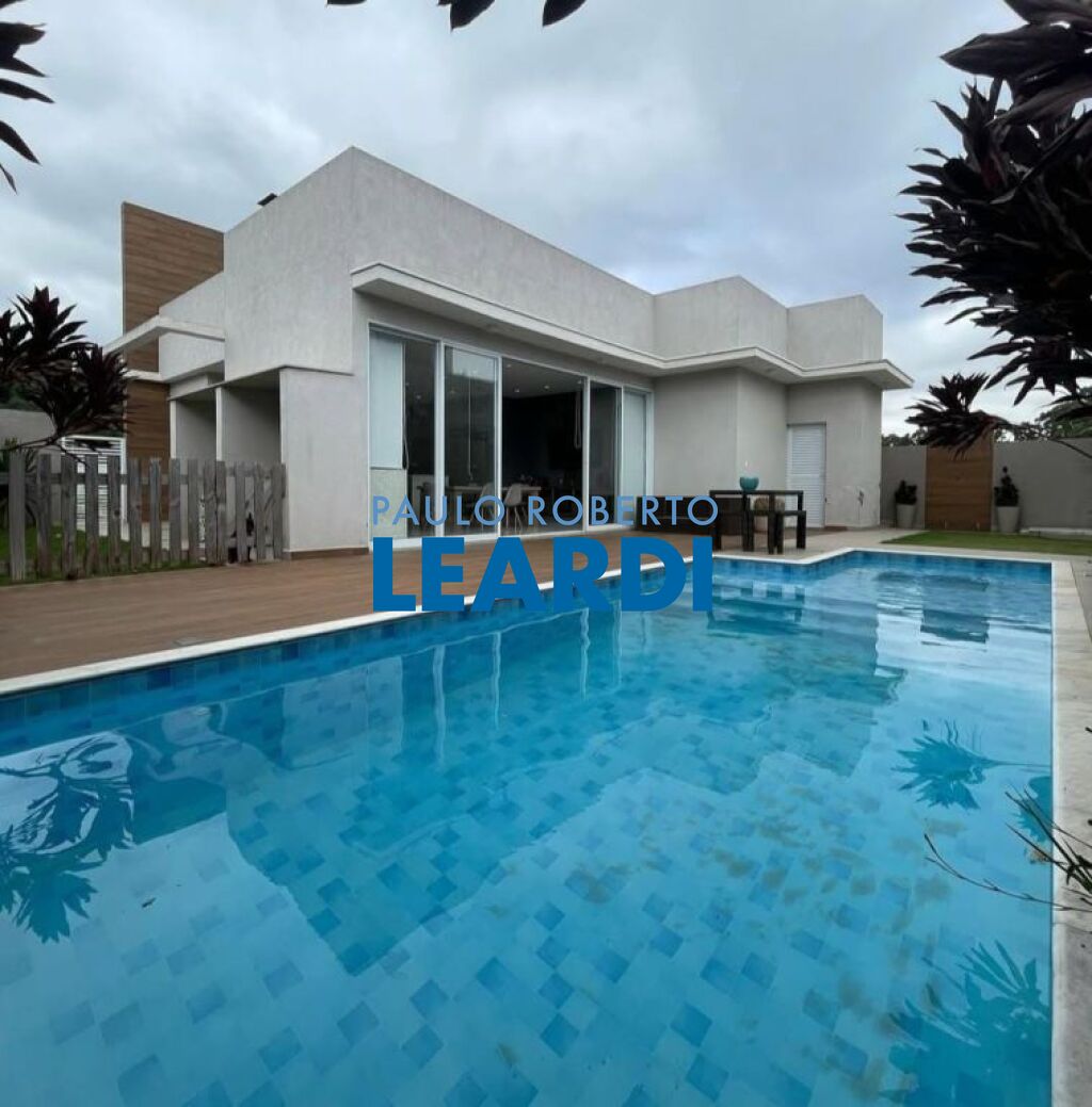 Casa de Condomínio