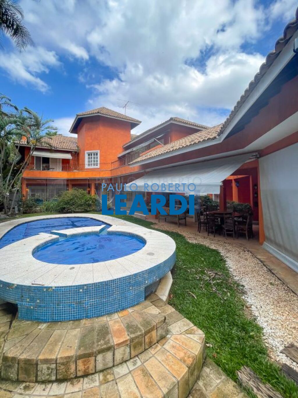 Casa de Condomínio