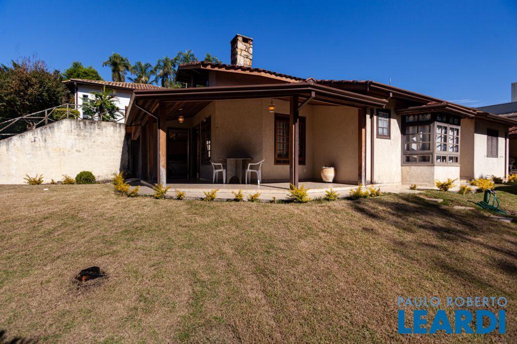 Casa Térrea à Venda em Granja Viana, Cotia, SP - Paulo Roberto Leardi