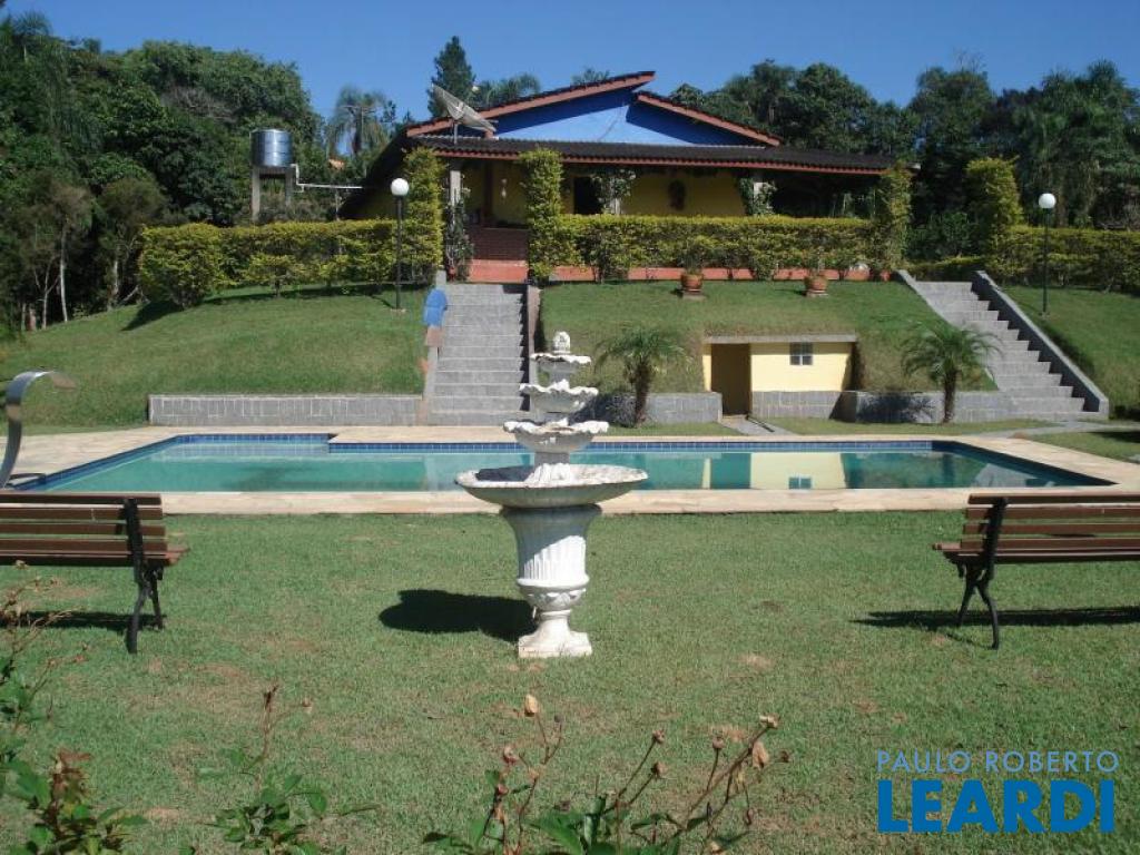 Chacara à Venda em Centro, Arujá, SP Paulo Roberto Leardi Chacara à Venda em Centro, Arujá, SP Paulo Roberto Leardi
